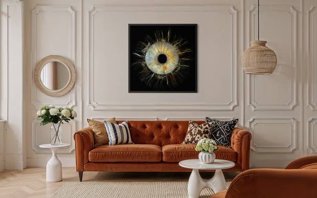 Obra de Iris Lab colgada en la casa de un cliente